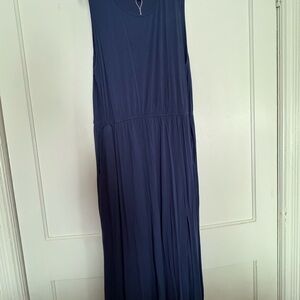 Elegant Navy Blue Sleeveless Dress